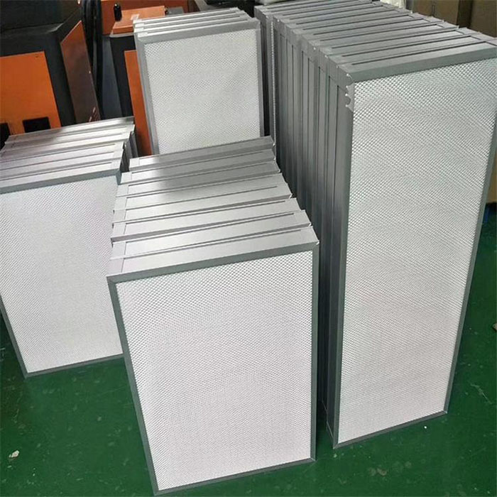 铝框无隔板高效过滤器广泛用于电子、半导体、精密机械、制药、医院、食品等行业中对洁净度要求较高的民用或工业洁净场所的未端过滤;包括超LSI制造工厂,半导体制造工厂,电子力研究中心,无尘室,层流设备医药、工作台等 铝框无隔板高效过滤器-H13|H14高效过滤器