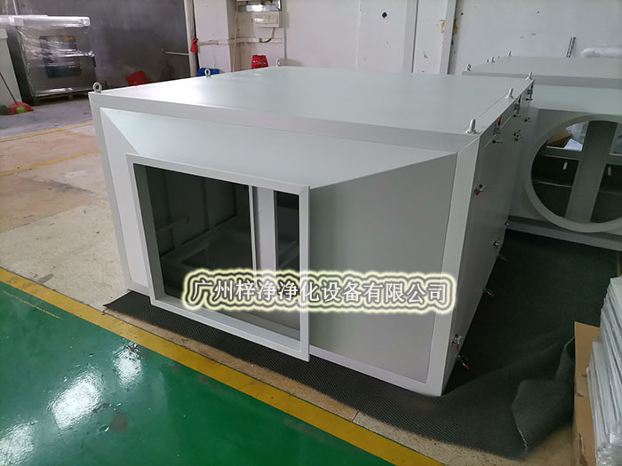 增压新风柜又称为增压过滤箱,增压新风系统,新风增压箱,鲜风柜,鲜风增压箱等。 增压新风柜